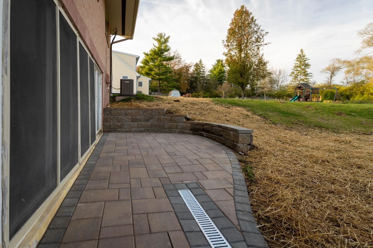 Retaining wall and planter stonework